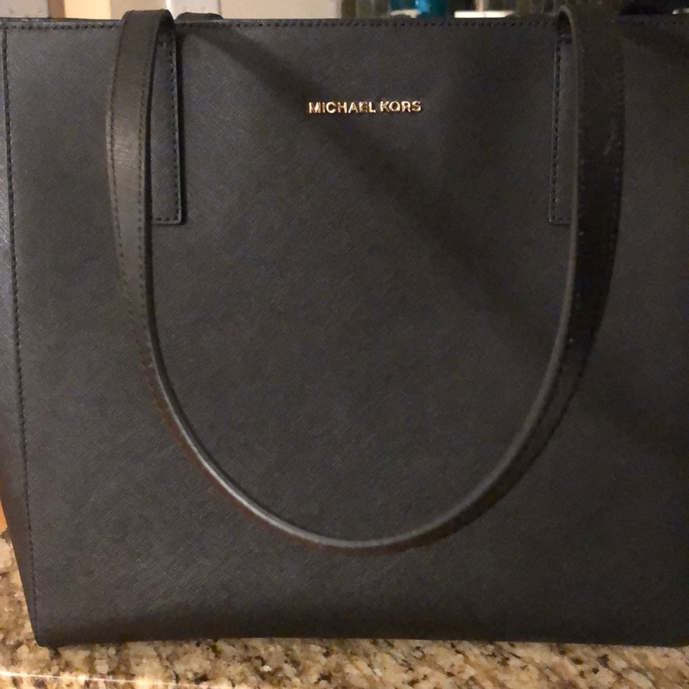 Michael Kors Jet Set tote